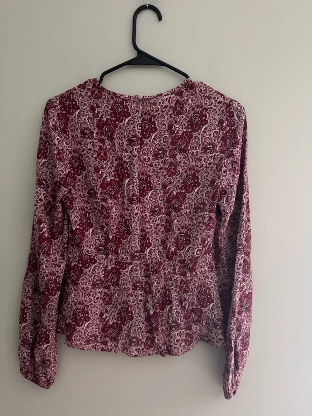 Boden Burgundy Floral Long Sleeve Tee size 2 EUC